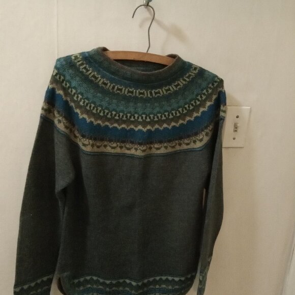 Unbranded Alpaka Sweater Sz S green and pattern around neckline Made in Pe - Picture 2 of 7